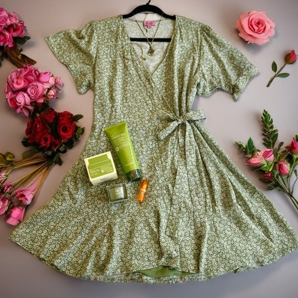 Francesca's Collections Other - Vintage 1928 Francesca’s TonyMoly bundle 7 pcs! dress, jewelry, skincare, candle